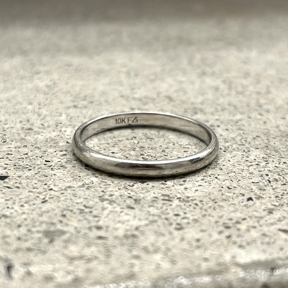 10k white gold wedding band